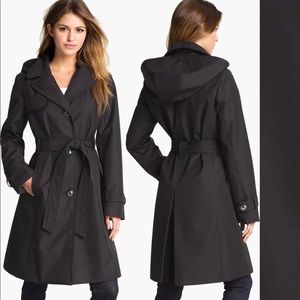 Ellen Tracy trench coat with detachable hood